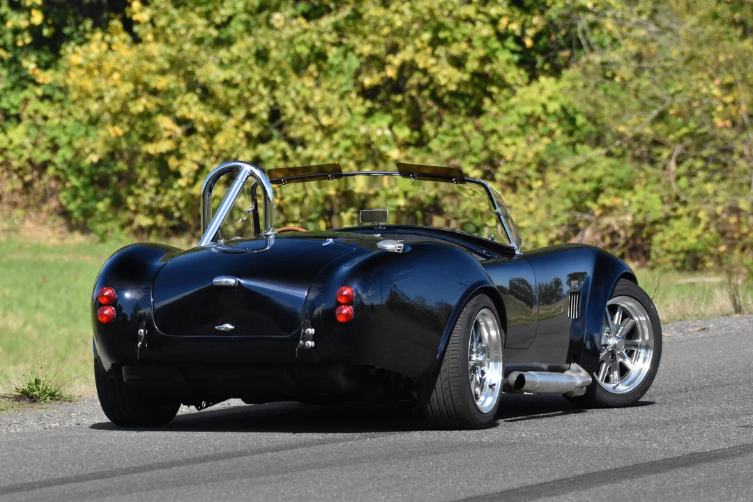 Shelby Cobra Replica - Image 17 of 31