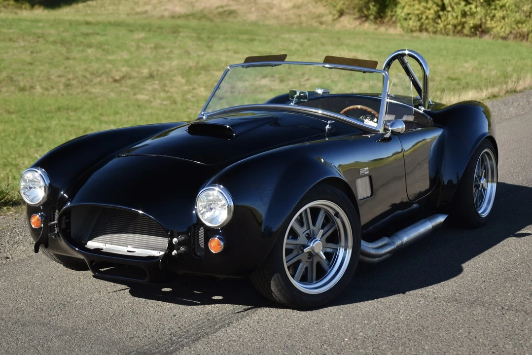 Shelby Cobra Replica - Image 8 of 31