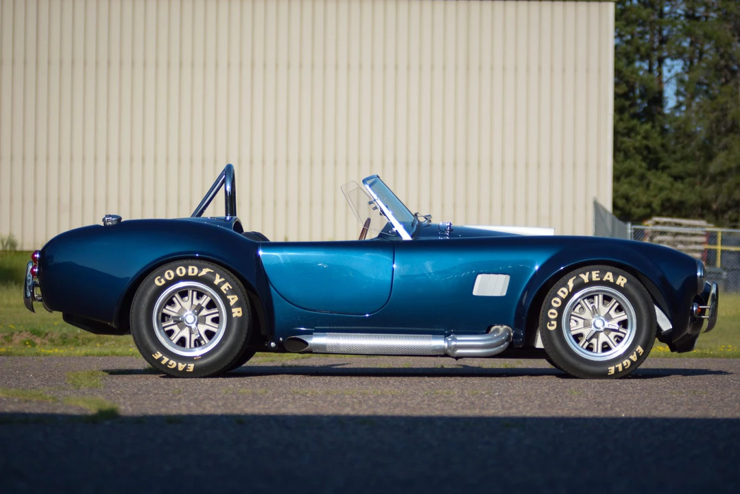 Shelby Cobra Replica - Image 11 of 31