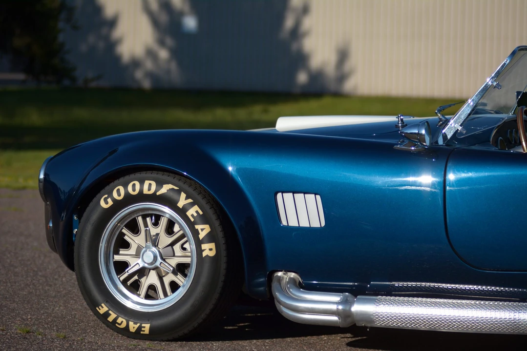 Shelby Cobra Replica - Image 18 of 31