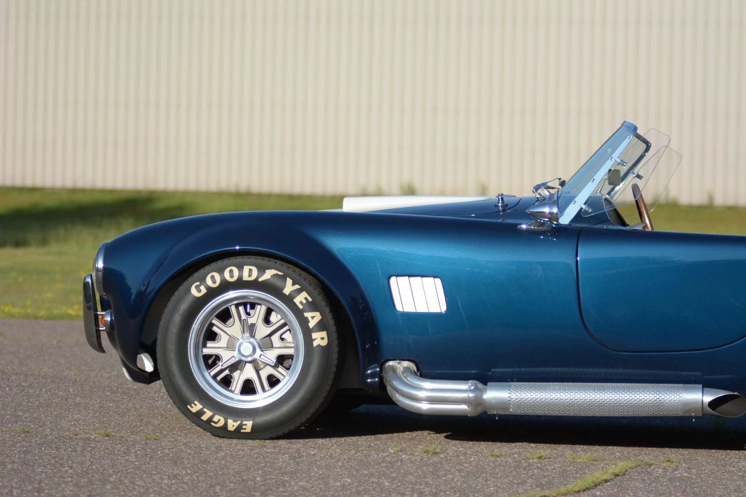 Shelby Cobra Replica - Image 19 of 31