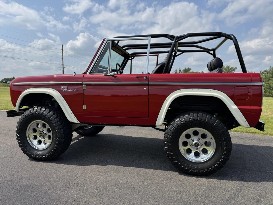 Ford Bronco 1st Gen - Image 7 of 31