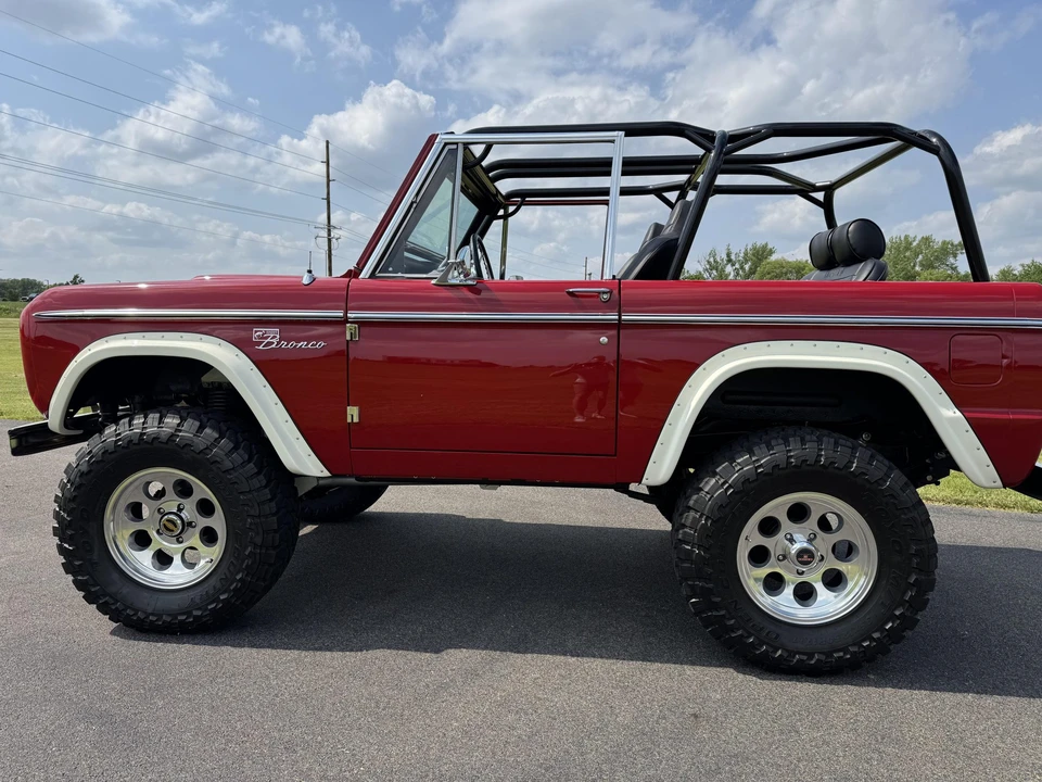 Ford Bronco 1st Gen - Image 5 of 31