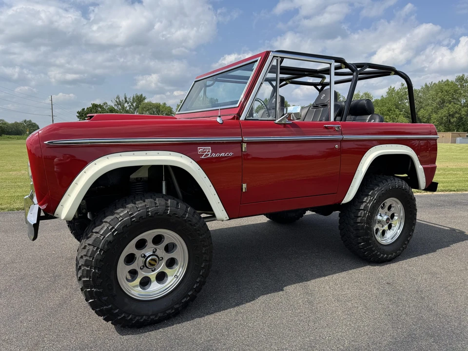 Ford Bronco 1st Gen - Image 3 of 31