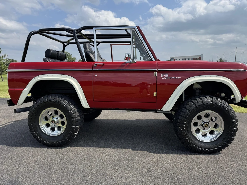 Ford Bronco 1st Gen - Image 18 of 31