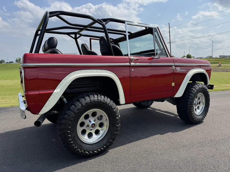Ford Bronco 1st Gen - Image 16 of 31