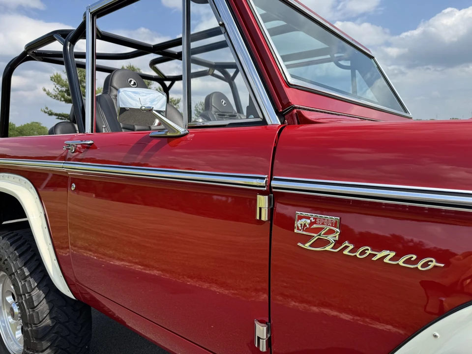 Ford Bronco 1st Gen - Image 30 of 31