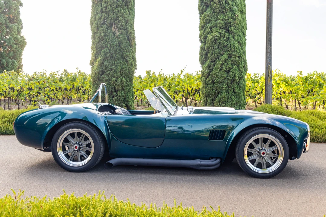 Shelby Cobra Replica - Image 9 of 31