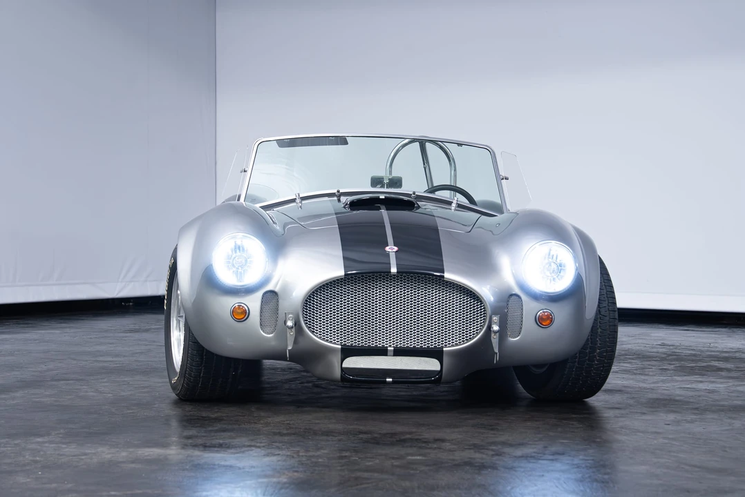 Shelby Cobra Replica - Image 6 of 31