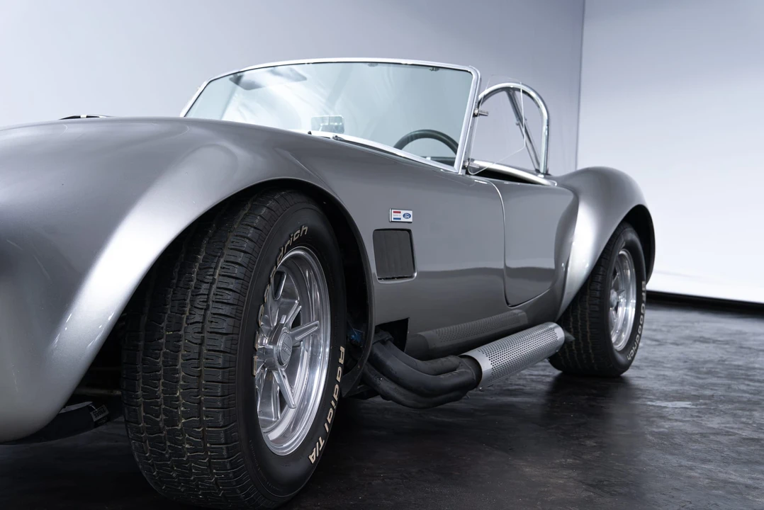 Shelby Cobra Replica - Image 12 of 31
