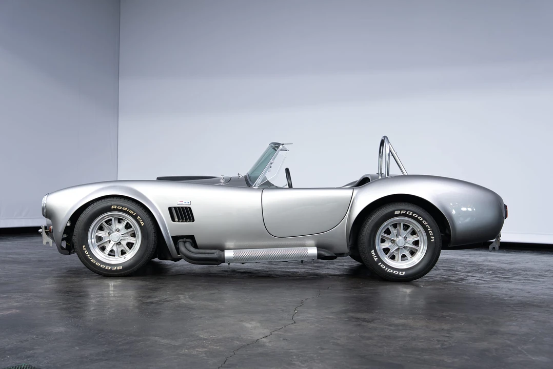 Shelby Cobra Replica - Image 10 of 31