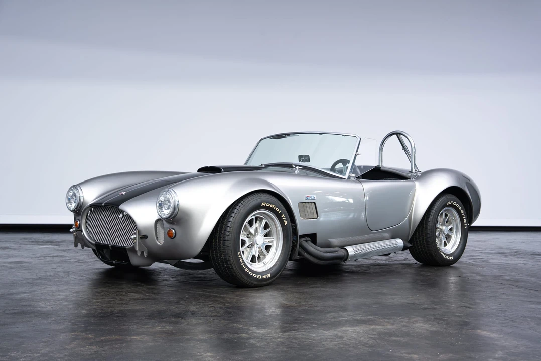 Shelby Cobra Replica - Image 2 of 31