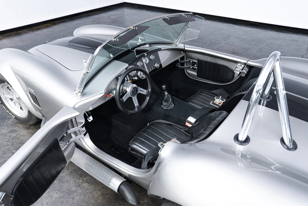 Shelby Cobra Replica - Image 28 of 31