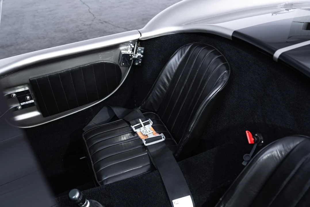 Shelby Cobra Replica - Image 30 of 31