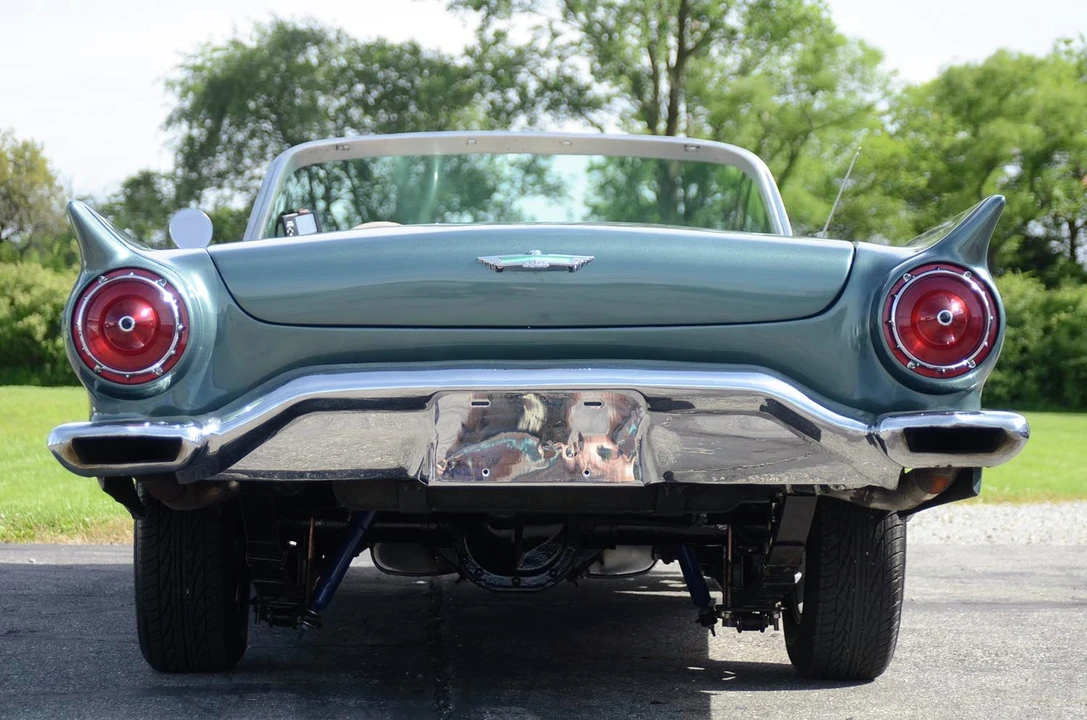 Ford Thunderbird 1st Gen - Image 11 of 31