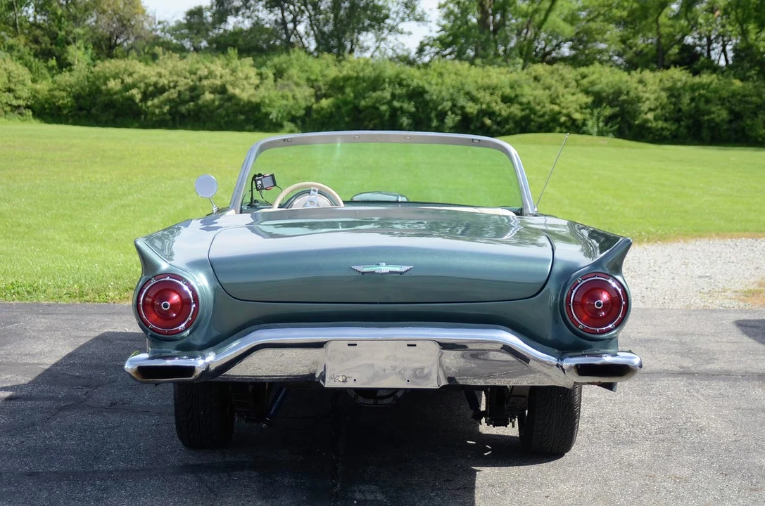 Ford Thunderbird 1st Gen - Image 9 of 31