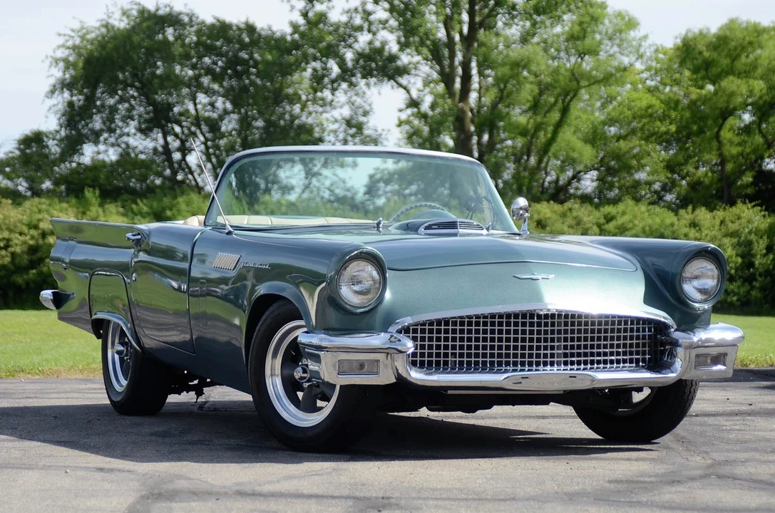 Ford Thunderbird 1st Gen - Image 3 of 31