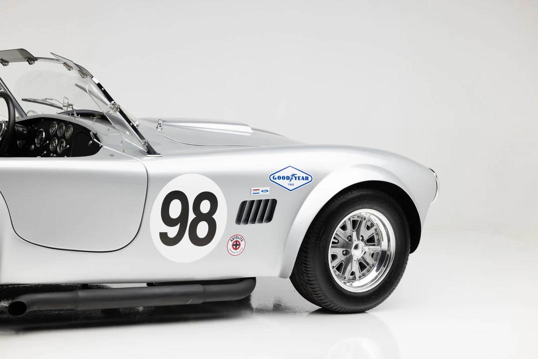 Shelby Cobra Replica - Image 24 of 31