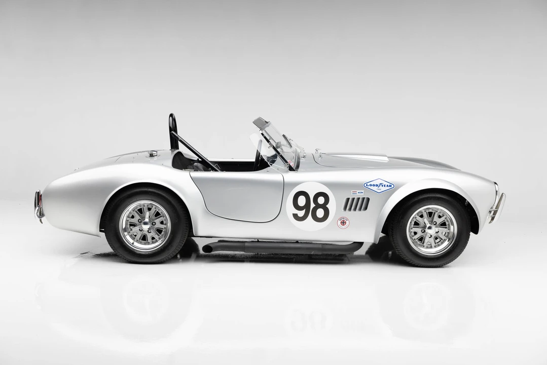 Shelby Cobra Replica - Image 5 of 31
