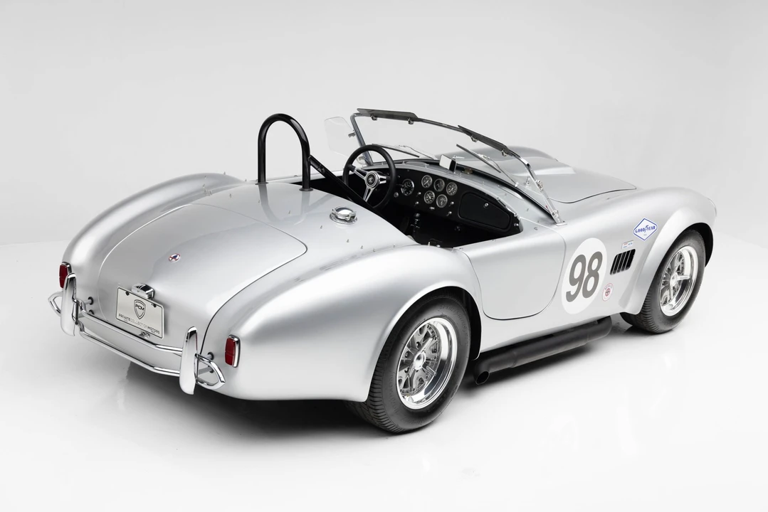 Shelby Cobra Replica - Image 7 of 31