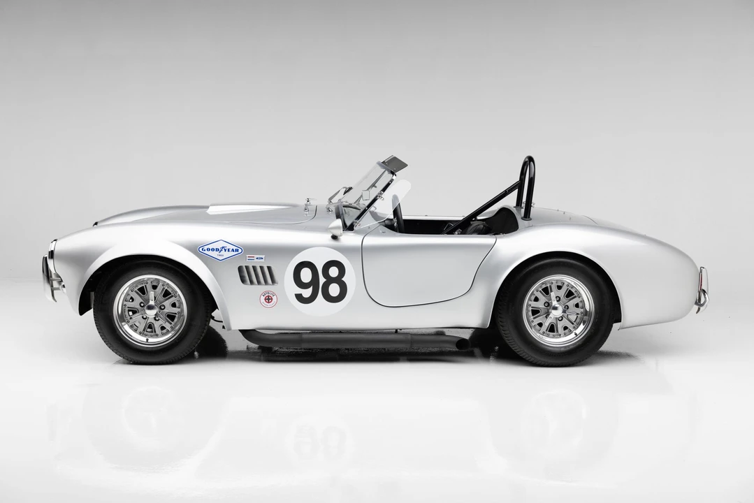 Shelby Cobra Replica - Image 9 of 31