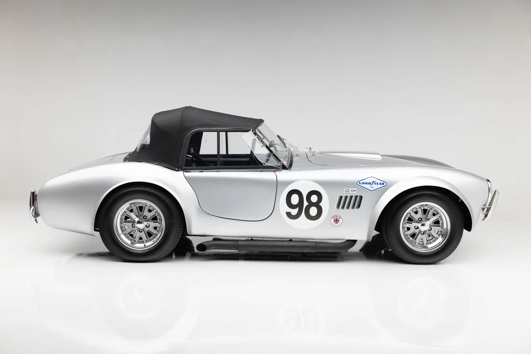 Shelby Cobra Replica - Image 14 of 31