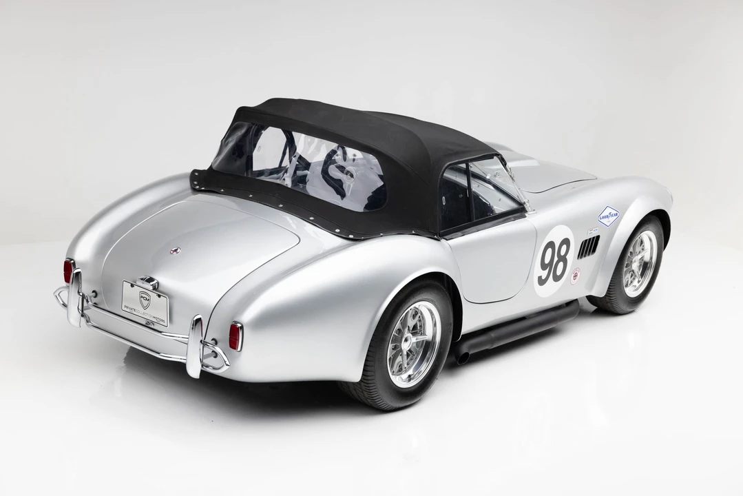 Shelby Cobra Replica - Image 15 of 31