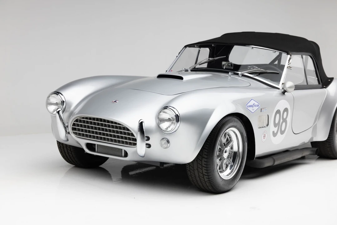 Shelby Cobra Replica - Image 12 of 31