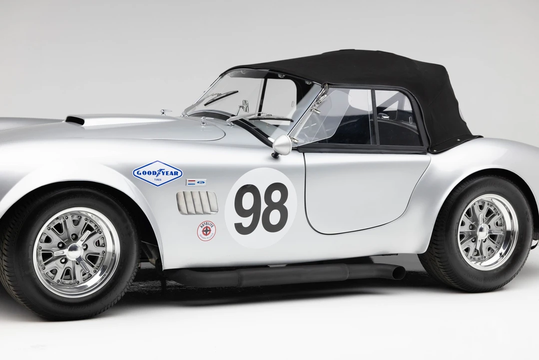 Shelby Cobra Replica - Image 19 of 31