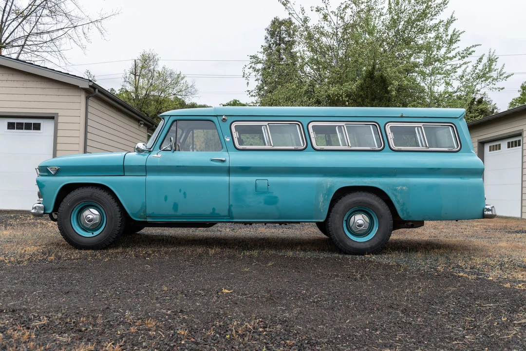 1965 GMC Suburban 5th Gen - Image 12 of 31