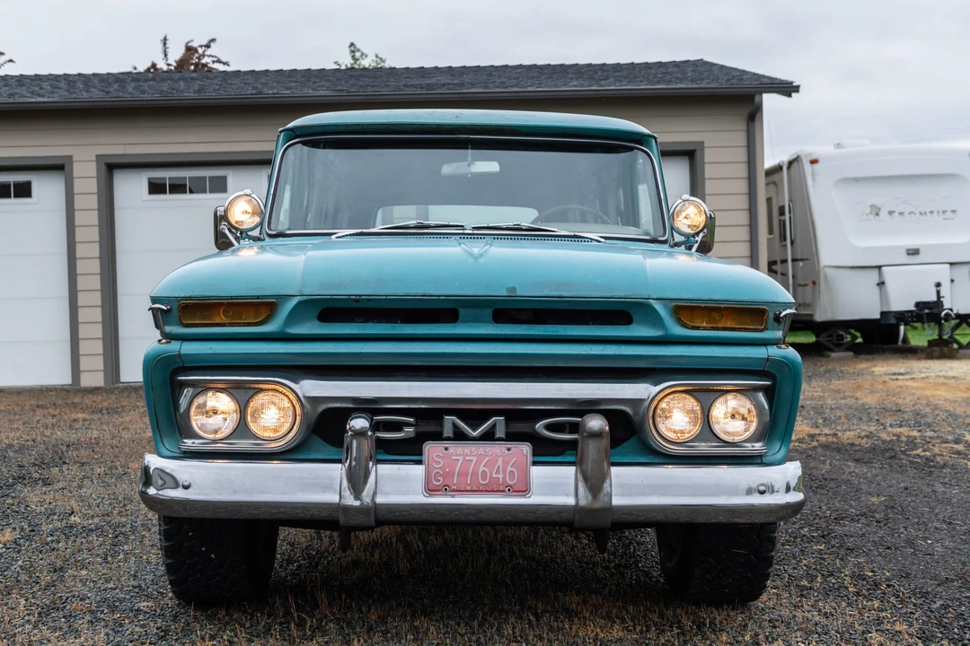 1965 GMC Suburban 5th Gen - Image 4 of 31