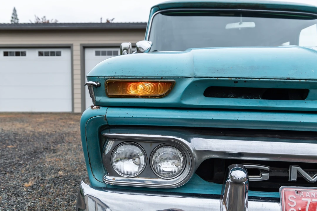 1965 GMC Suburban 5th Gen - Image 18 of 31