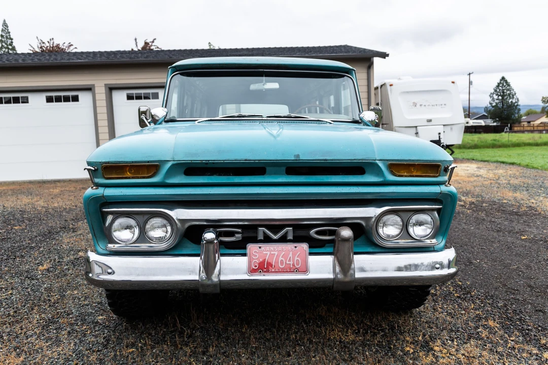 1965 GMC Suburban 5th Gen - Image 3 of 31