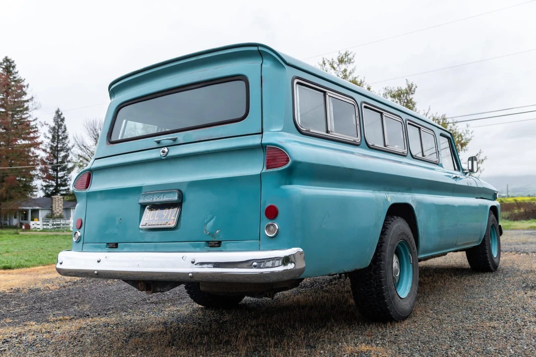1965 GMC Suburban 5th Gen - Image 8 of 31