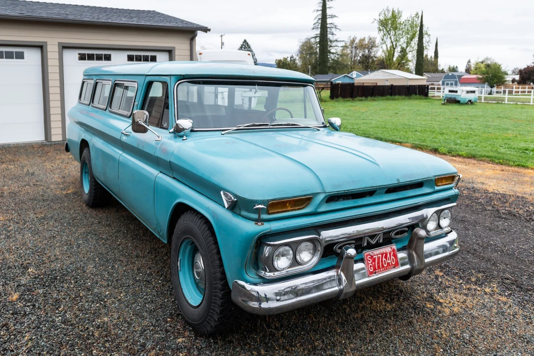 1965 GMC Suburban 5th Gen - Image 6 of 31