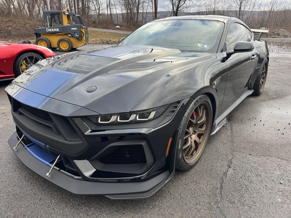 2025 Ford Shelby Mustang - Image 9 of 31