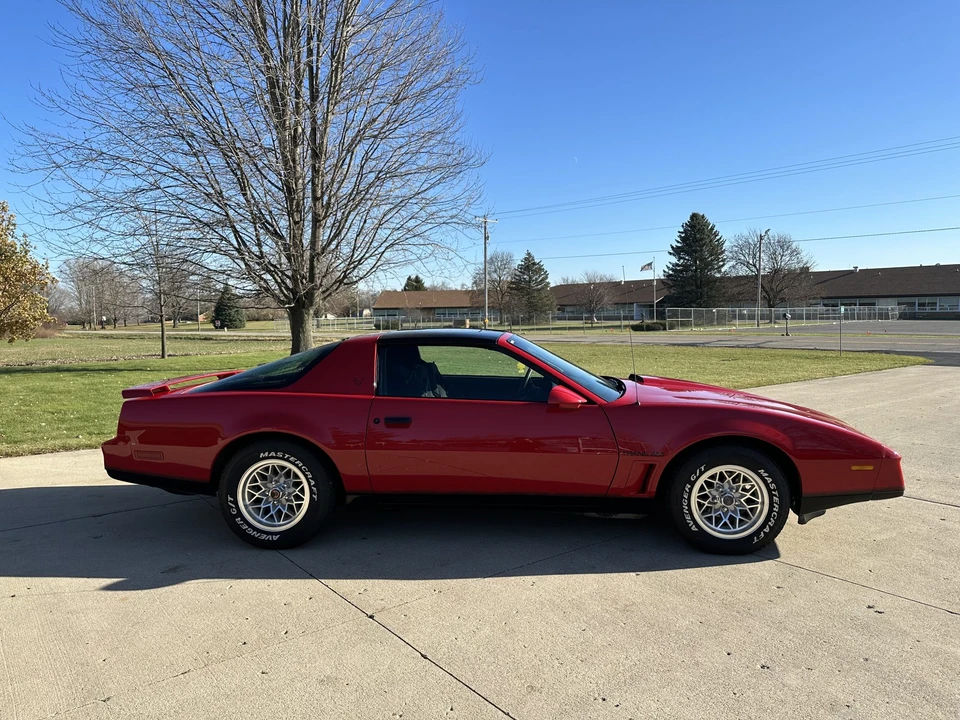 1982 Pontiac Firebird Trans Am 3rd Gen - Image 7 of 31