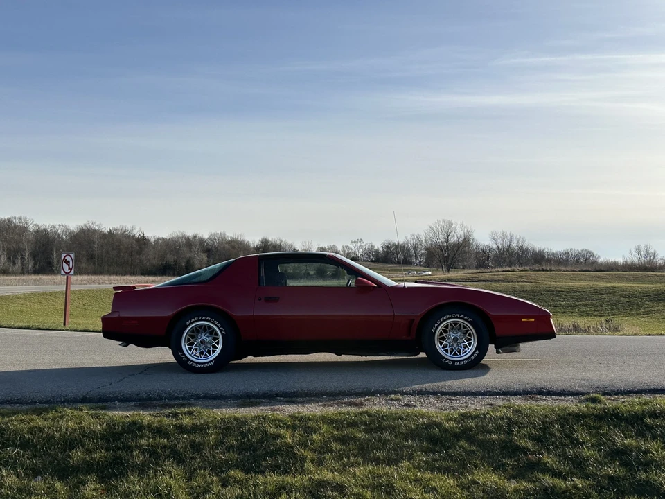 1982 Pontiac Firebird Trans Am 3rd Gen - Image 8 of 31