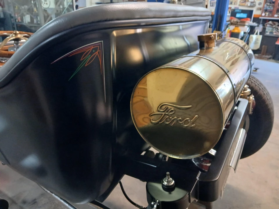 Ford Hot Rod - Image 24 of 31