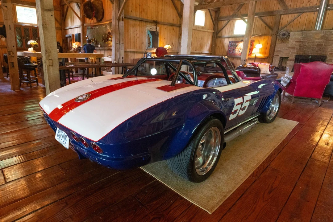 1965 Chevrolet Corvette C2 - Image 10 of 31