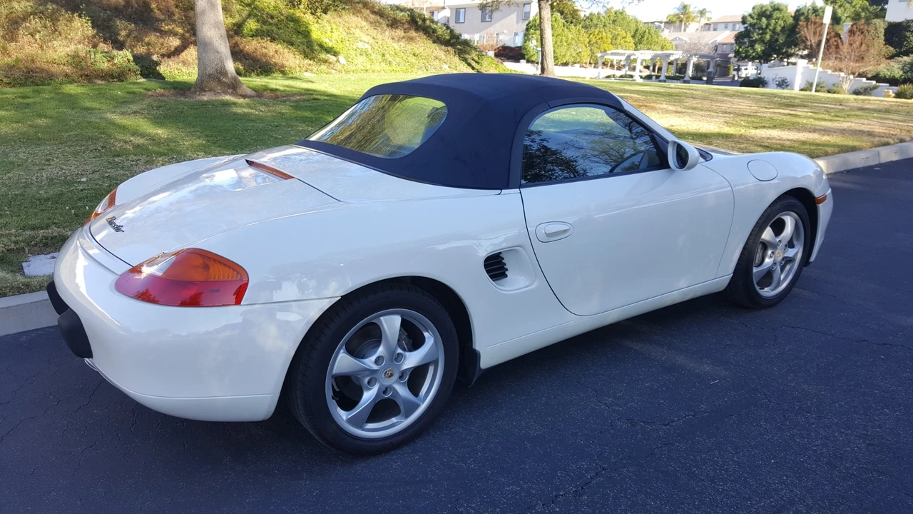 2001 Porsche 986 Boxster - Image 9 of 31