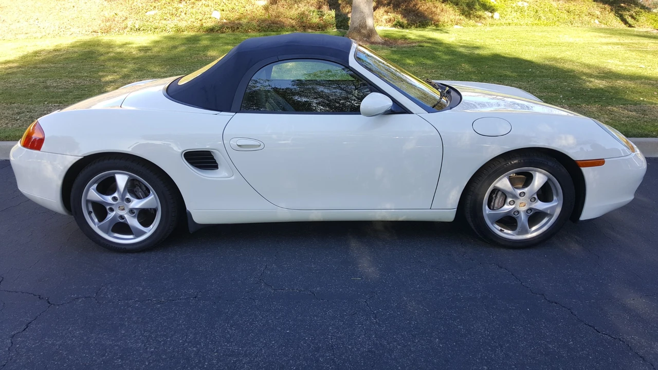 2001 Porsche 986 Boxster - Image 11 of 31