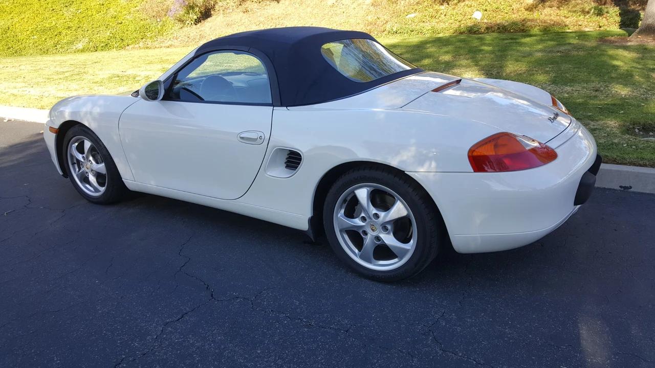 2001 Porsche 986 Boxster - Image 19 of 31