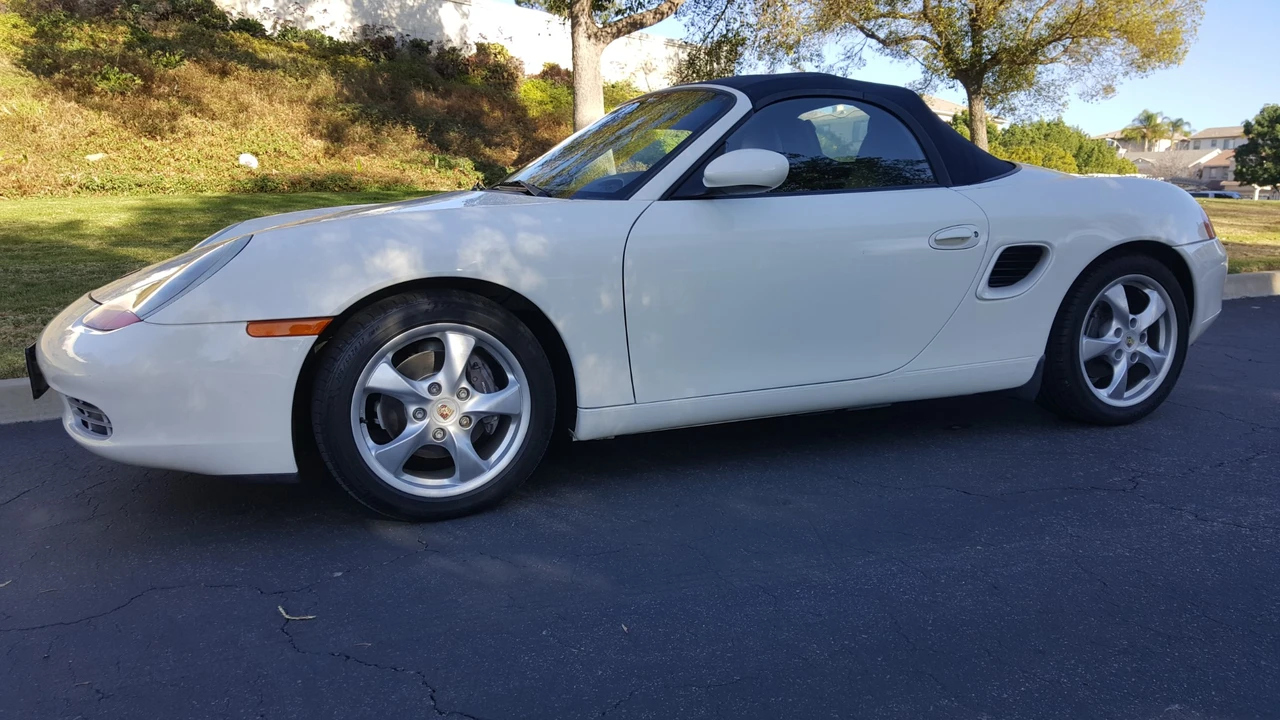 2001 Porsche 986 Boxster - Image 17 of 31