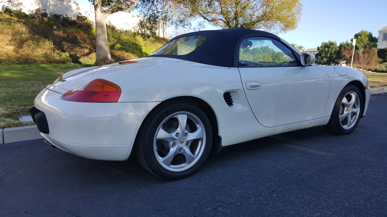 2001 Porsche 986 Boxster - Image 10 of 31