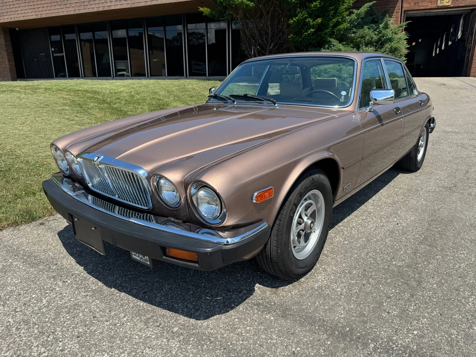 1985 Jaguar XJ Series 3 - Image 2 of 31