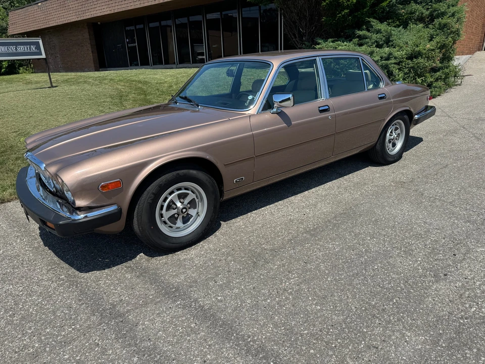 1985 Jaguar XJ Series 3 - Image 13 of 31