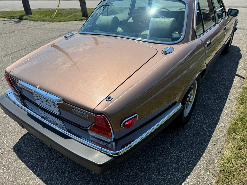 1985 Jaguar XJ Series 3 - Image 22 of 31