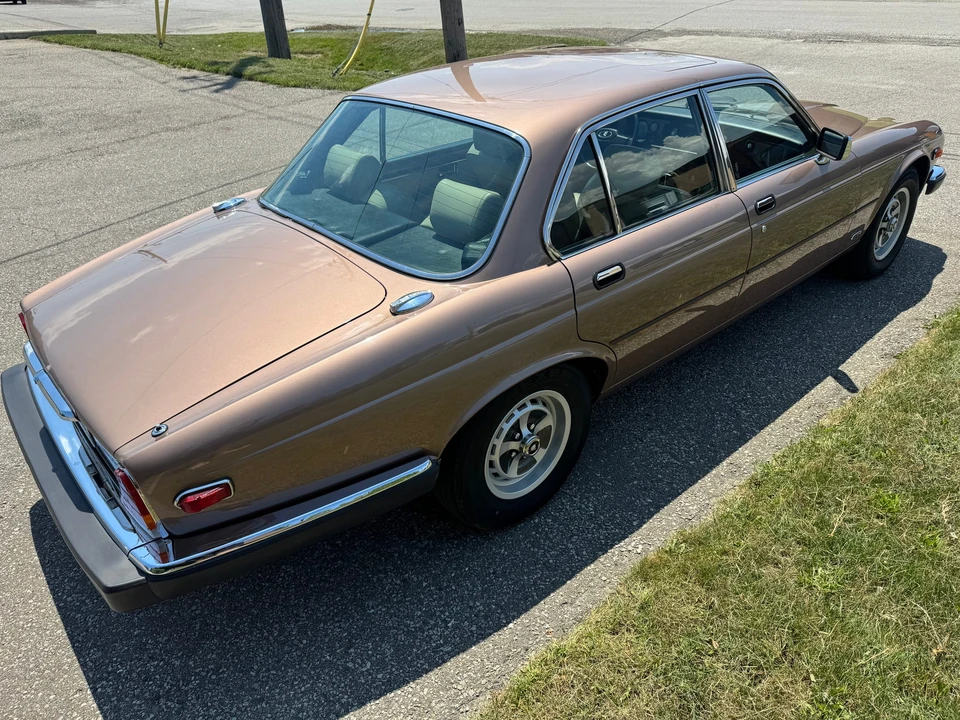 1985 Jaguar XJ Series 3 - Image 8 of 31