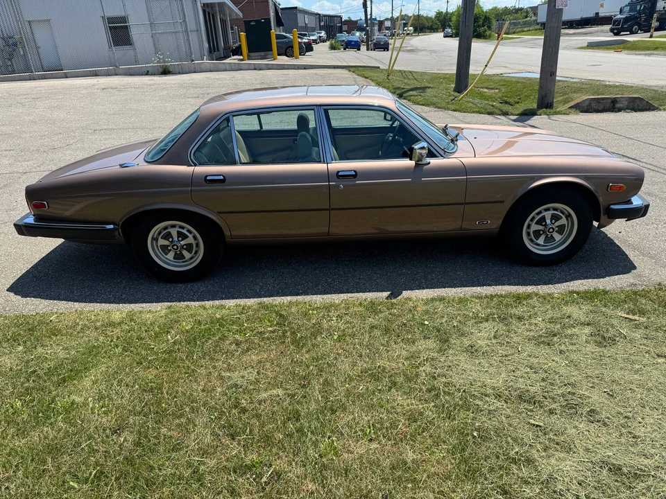 1985 Jaguar XJ Series 3 - Image 7 of 31
